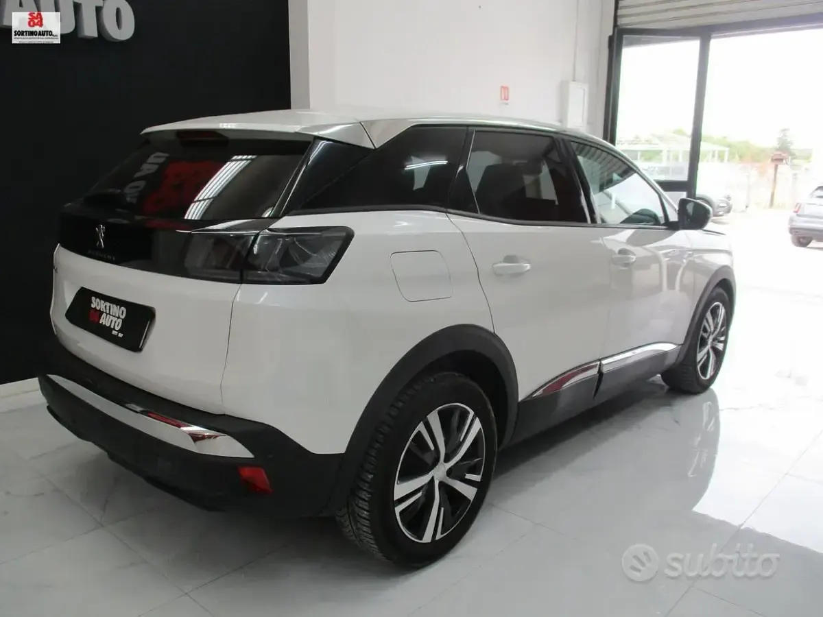 Usata Peugeot 3008 Allure 131 CV (96 kW) 2022 Bianco SUV