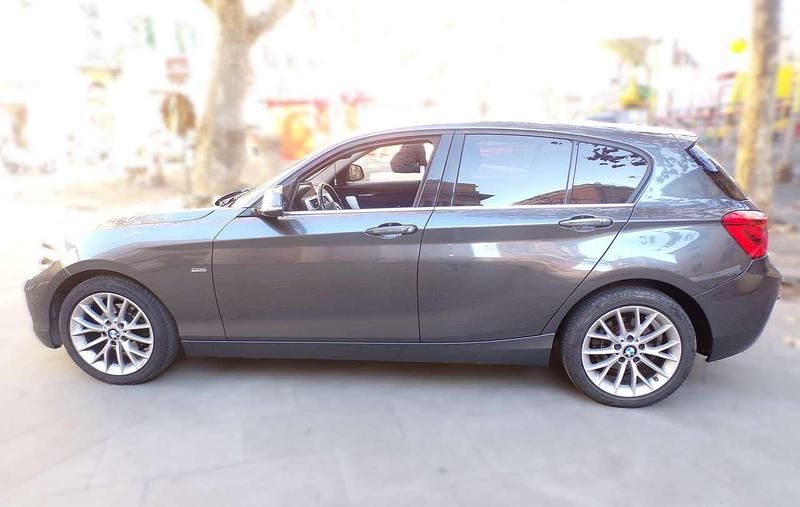 Usata BMW 118 Urban Line 150 CV (110 kW) 2017 Grigio Utilitaria