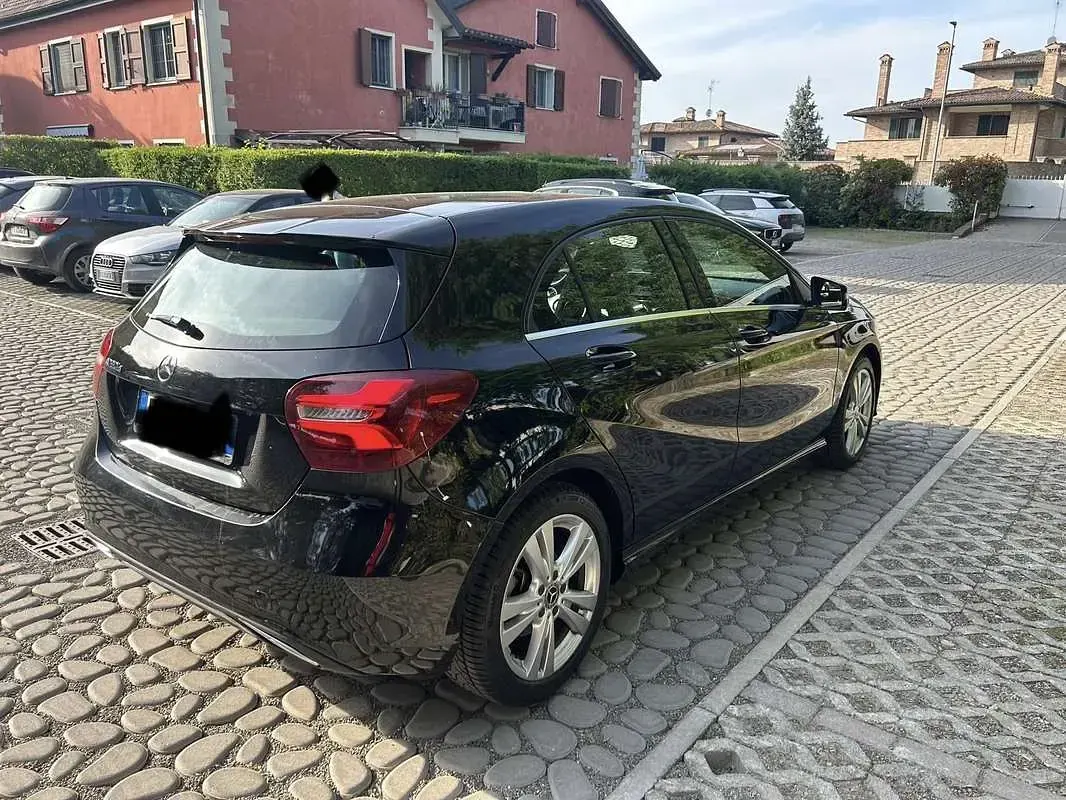 Usata Mercedes A180 116 CV (85 kW) 2017 Berlina
