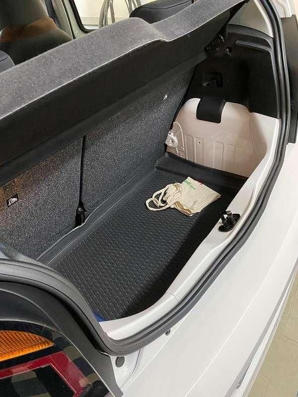 Usata VW up! Move 68 CV (50 kW) 2017 Bianco Utilitaria