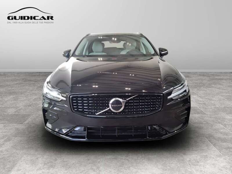Nuova Volvo V60 Plus 197 CV (144 kW) 2025 Onyx black Station wagon