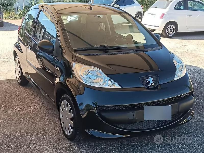 Usata Peugeot 107 68 CV (50 kW) 2008 Utilitaria