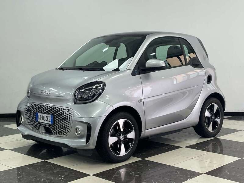 Argento Usata 2020 Smart ForTwo Electric Drive Passion Utilitaria | 13.499 € (Cara) - Immagine 1/4