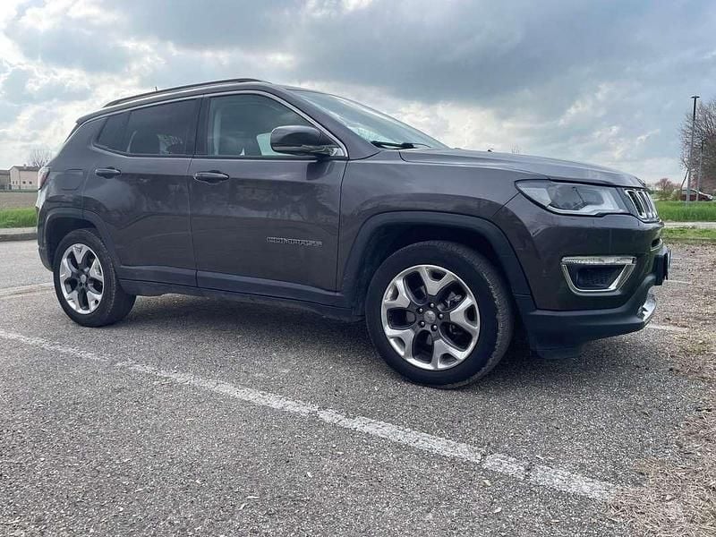 Usata Jeep Compass Limited 140 CV (102 kW) 2019 Grigio SUV