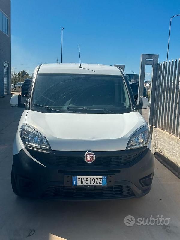 Usata Fiat Doblò 120 CV (88 kW) 2019 Bianco Monovolume