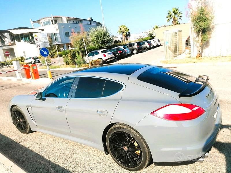 Usata Porsche Panamera 615 CV (452 kW) 2011 Grigio Utilitaria
