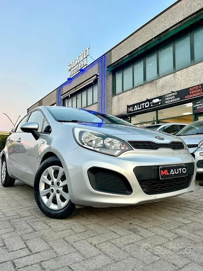 Usata Kia Rio EX 86 CV (63 kW) 2013 Berlina
