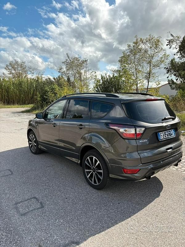 Usata Ford Kuga 120 CV (88 kW) 2019 SUV