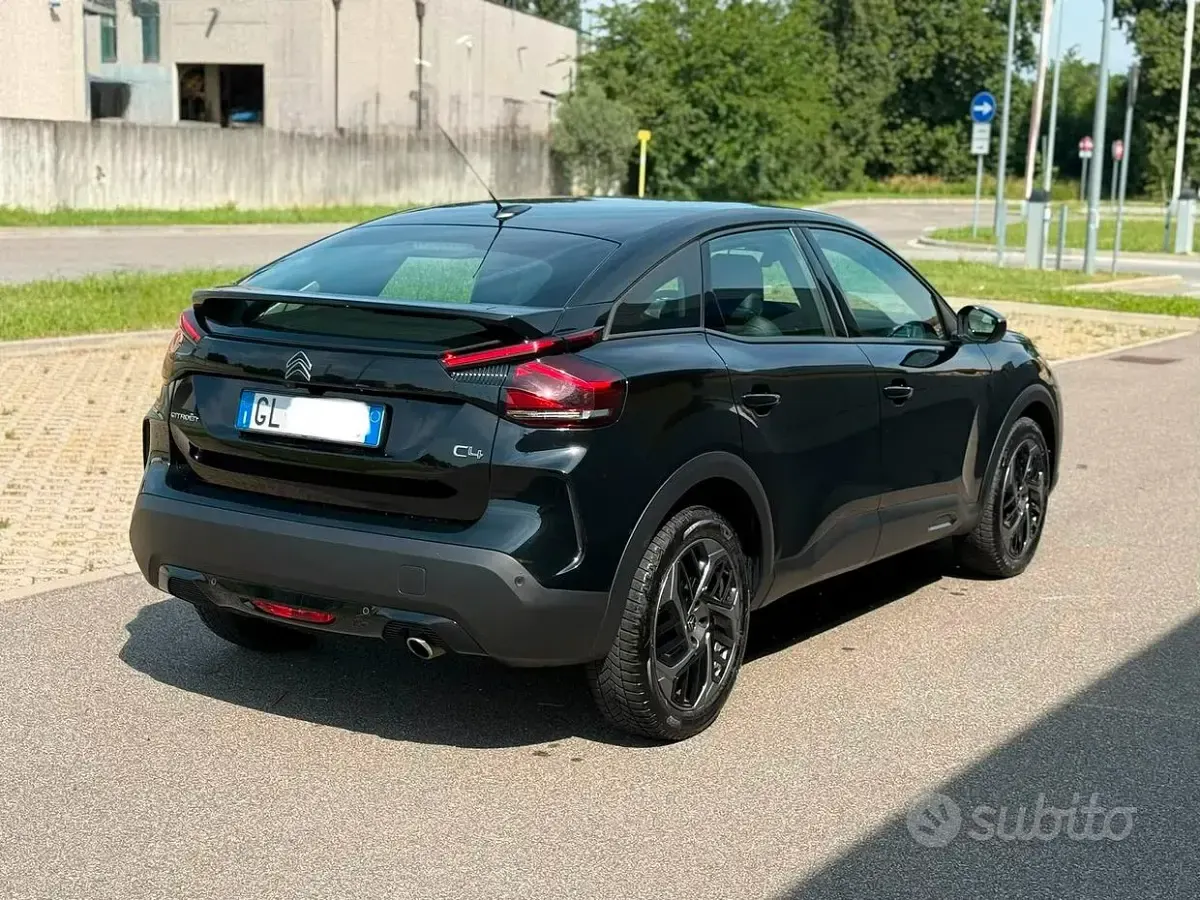 Usata Citroën C4 130 CV (95 kW) 2022 Nero SUV