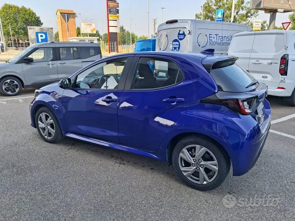 Usata Mazda 2 Exclusive-Line 92 CV (67 kW) 2024 Blu Utilitaria