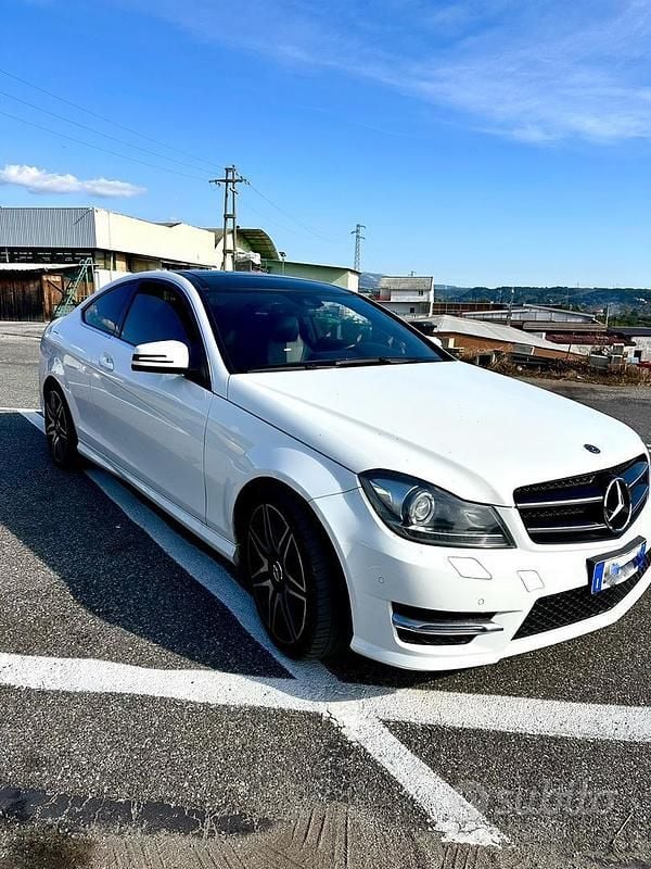 Usata Mercedes C250 Avantgarde 204 CV (150 kW) 2012 Bianco Coupé