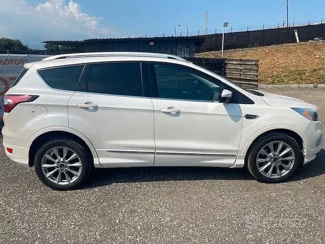 Usata Ford Kuga Vignale 150 CV (110 kW) 2017 Bianco SUV