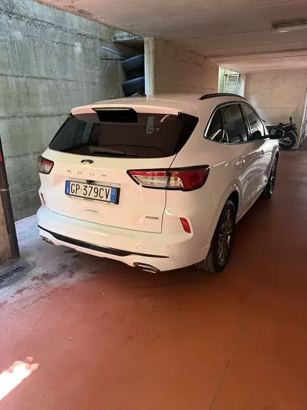 Usata Ford Kuga ST-Line X 152 CV (111 kW) 2023 SUV
