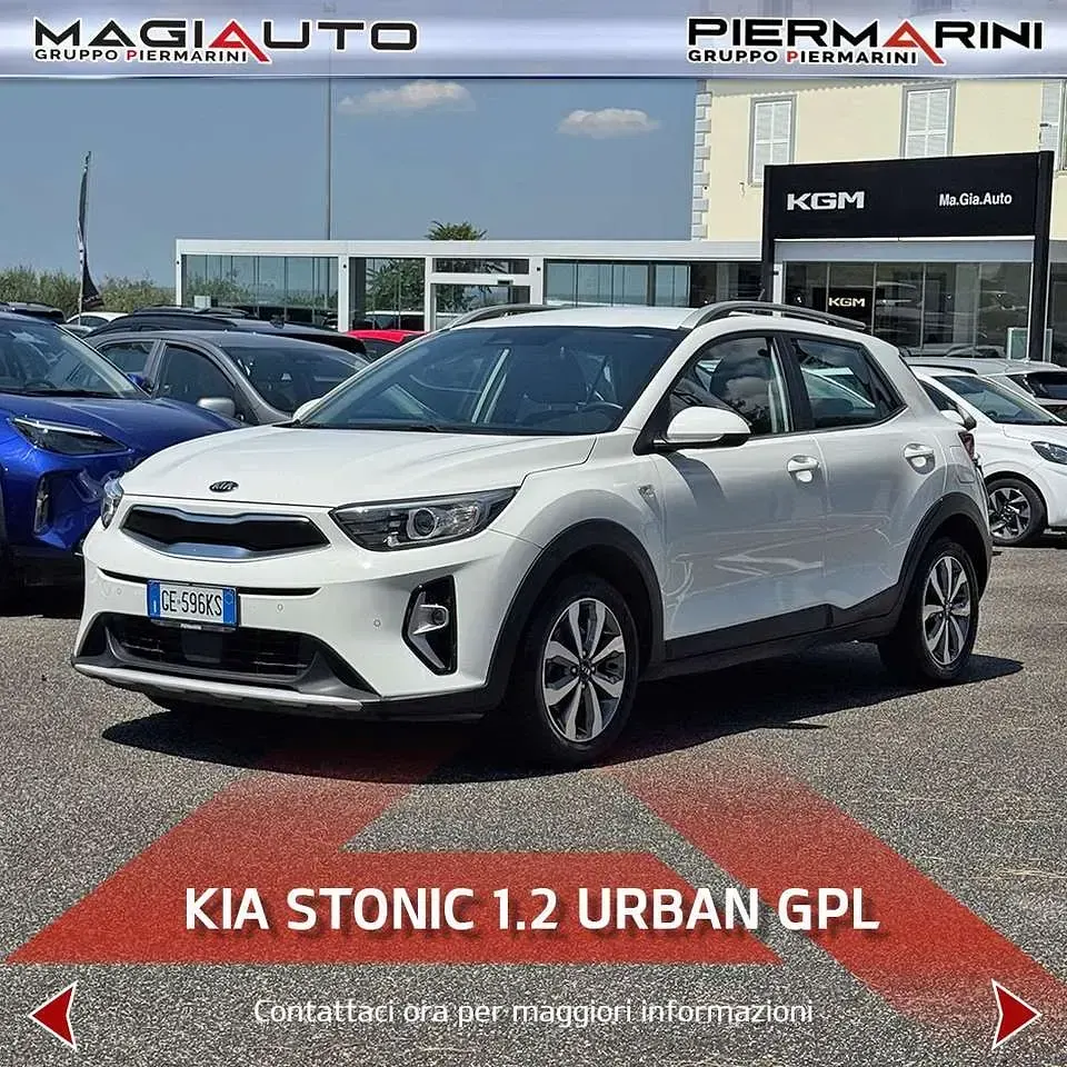 Usata Kia Stonic Style 82 CV (60 kW) 2021 Bianco SUV