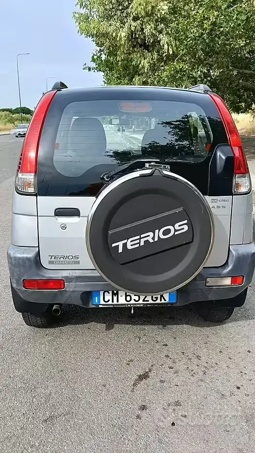 Usata Daihatsu Terios 86 CV (63 kW) 2004 SUV