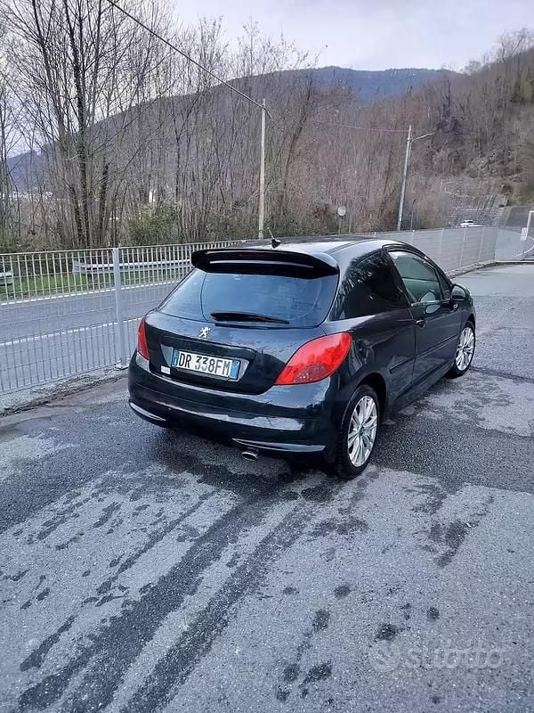 Usata Peugeot 207 90 CV (66 kW) 2008 Nero Berlina