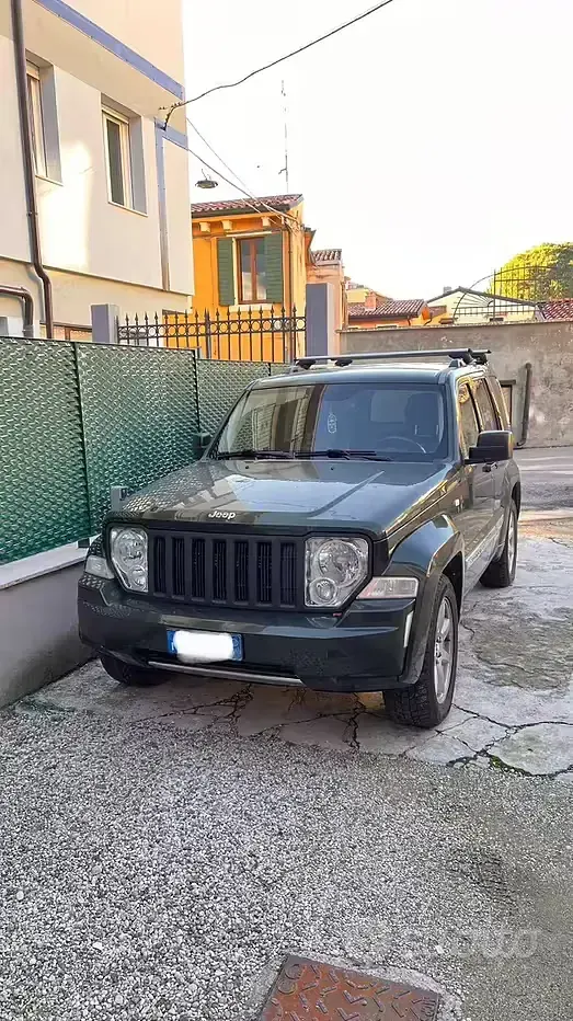Usata Jeep Cherokee 200 CV (147 kW) 2011 Verde SUV