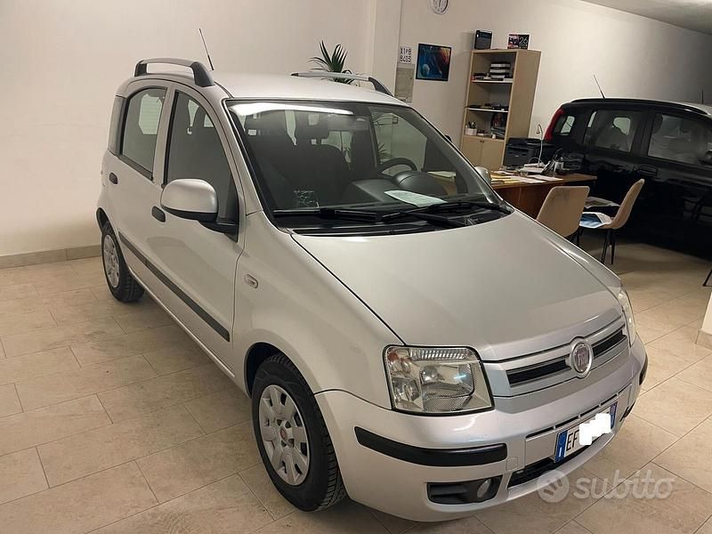 Usata Fiat Panda Emotion 69 CV (50 kW) 2011 Grigio Berlina