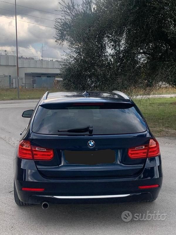 Usata BMW 318 Efficient Dynamics 2014 Blu Station wagon