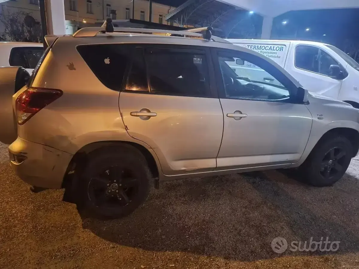 Usata Toyota RAV4 136 CV (100 kW) 2008 SUV