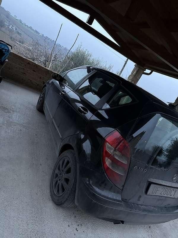 Usata Mercedes A180 109 CV (80 kW) 2004 Monovolume