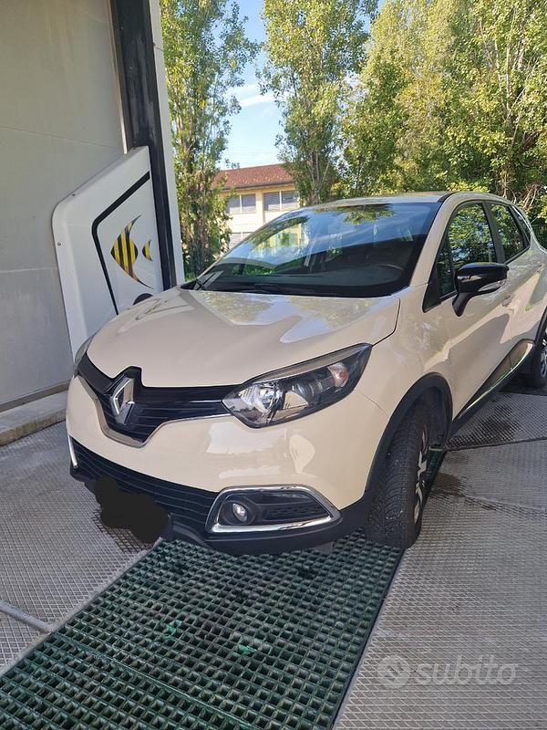 Usata Renault Captur 90 CV (66 kW) 2016 Bianco SUV
