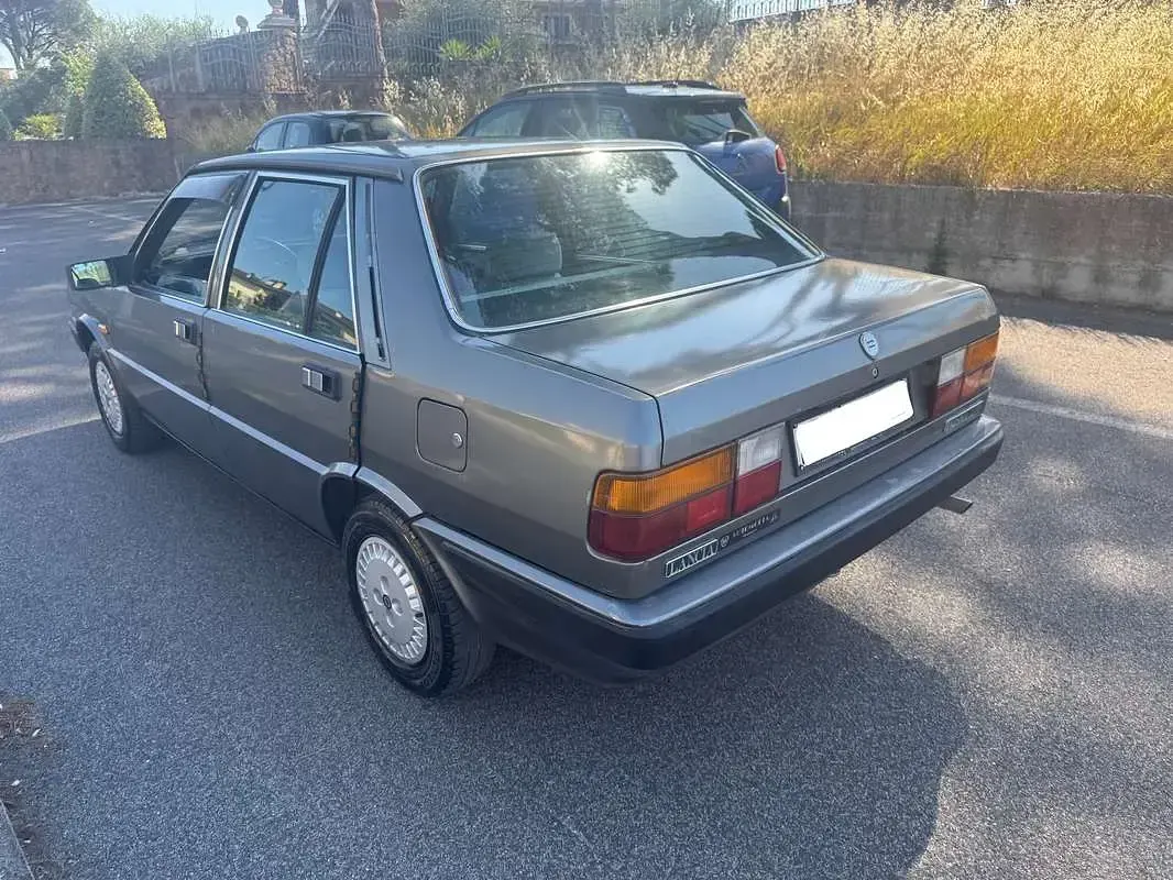 Usata Lancia Prisma 75 CV (55 kW) 1987 Berlina