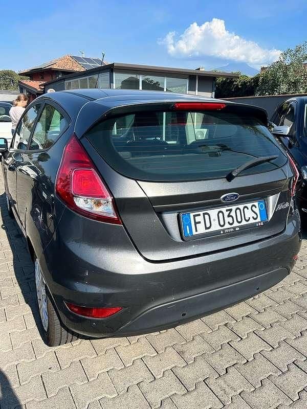 Usata Ford Fiesta Titanium 60 CV (44 kW) 2016 Grigio Utilitaria