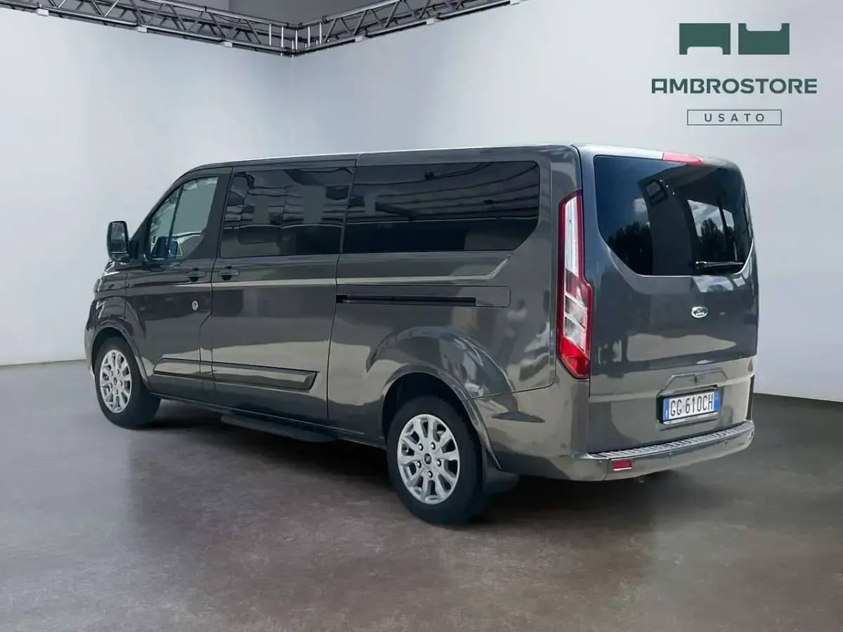 Usata Ford Tourneo Custom 185 CV (136 kW) 2021 Magnetic grey Furgone
