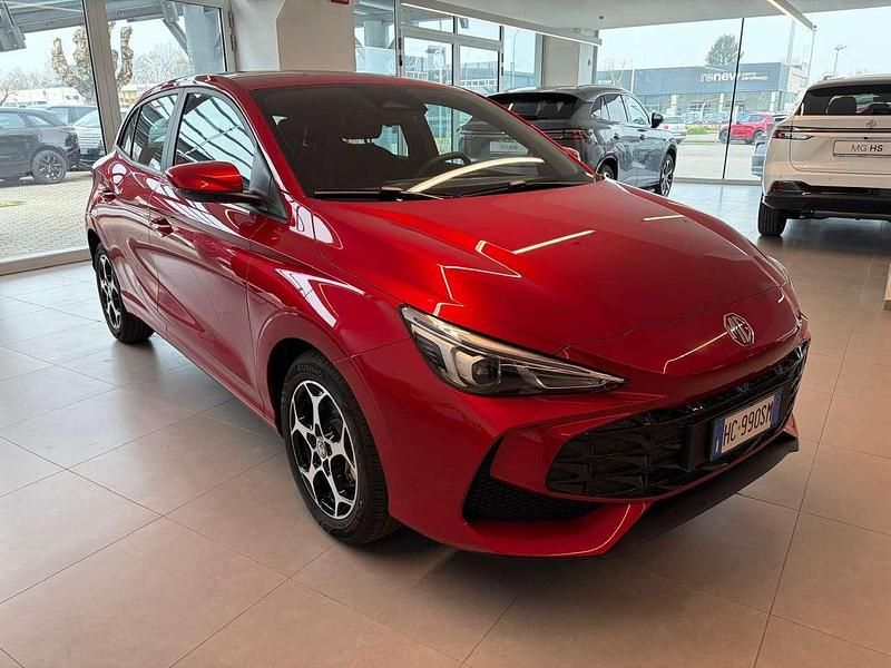 Nuova MG MG3 Comfort 116 CV (85 kW) 2026 Diamon red Utilitaria
