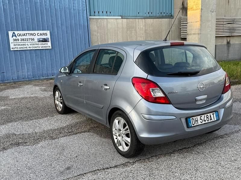 Usata Opel Corsa Club 75 CV (55 kW) 2007 Grigio Utilitaria