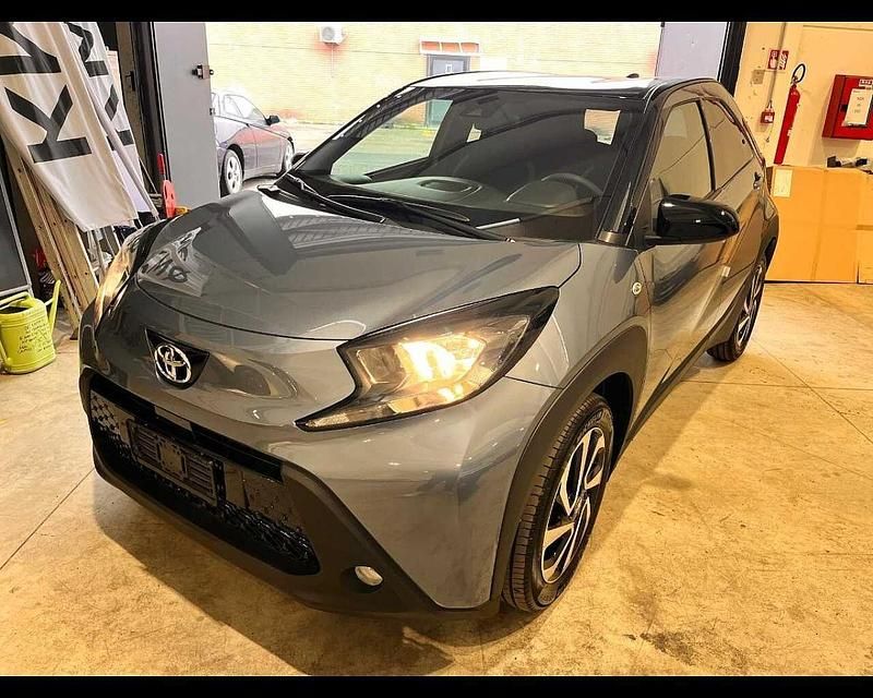 Nuova Toyota Aygo Active 72 CV (52 kW) 2025