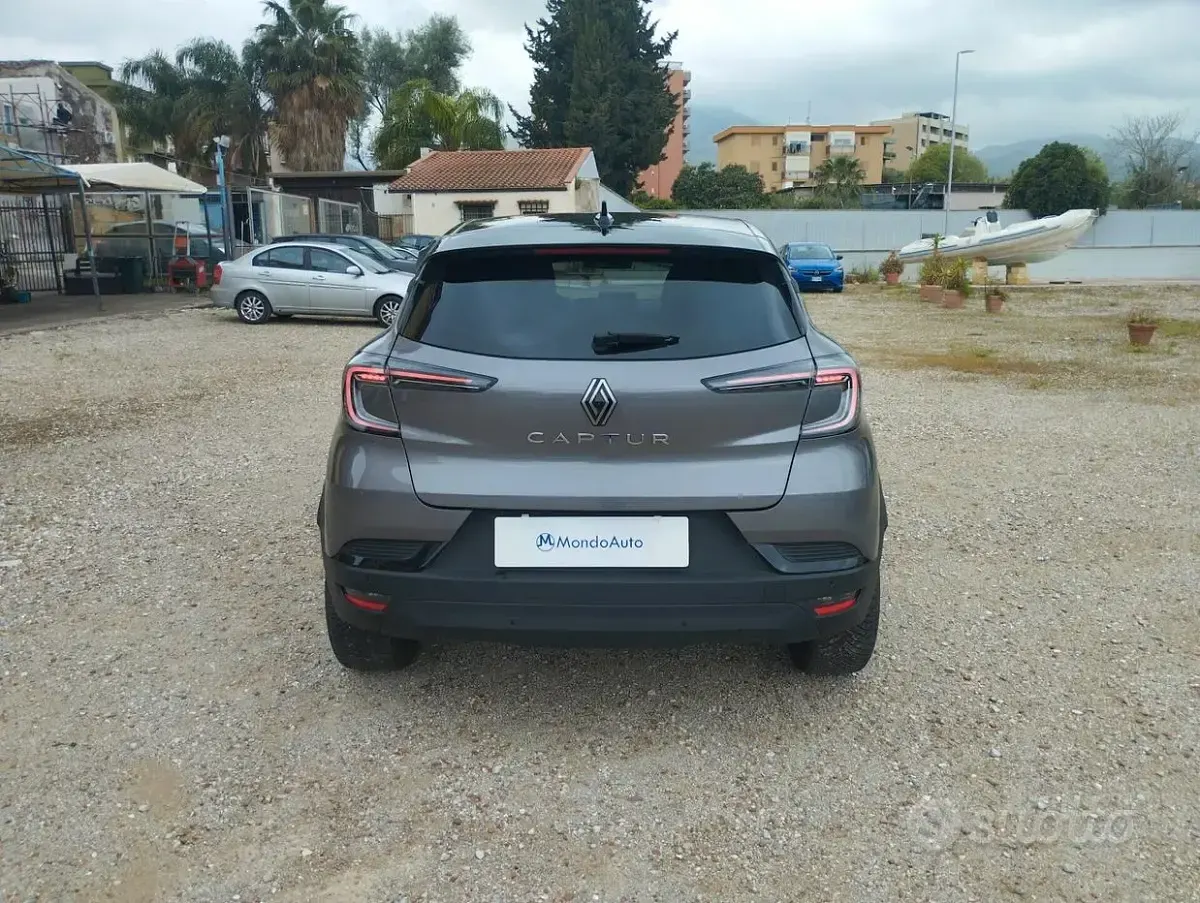 Usata Renault Captur Techno 91 CV (66 kW) 2025 Grigio SUV
