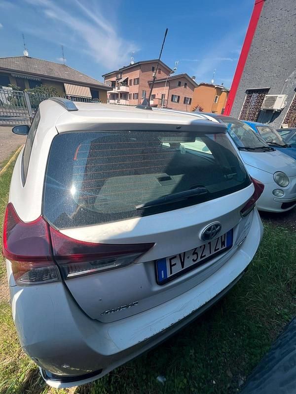 Usata Toyota Auris Touring Sports Lounge 99 CV (72 kW) 2019 Bianco Station wagon