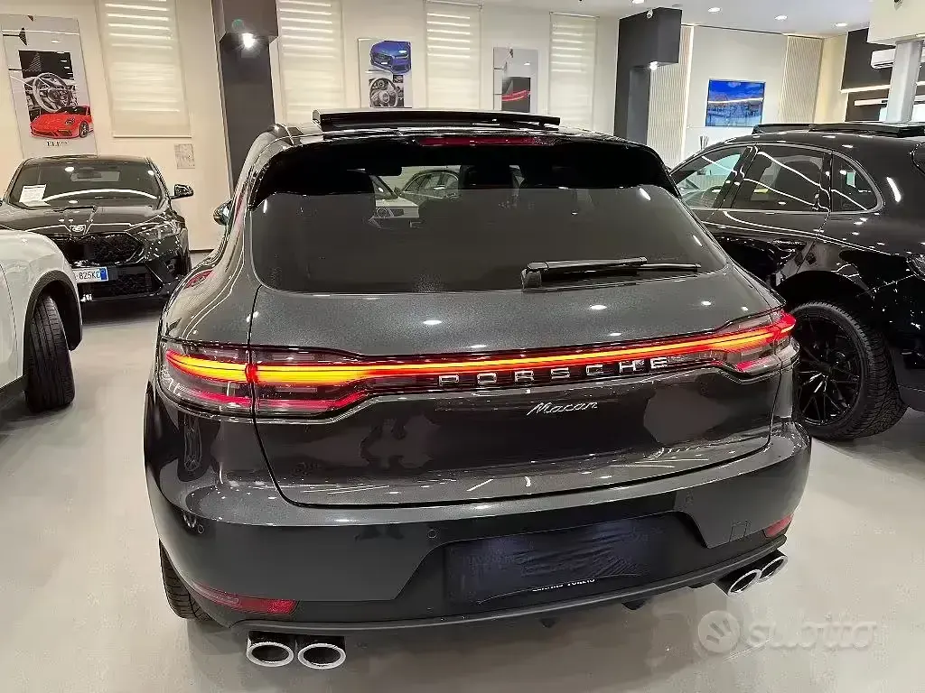 Usata Porsche Macan 245 CV (180 kW) 2021 Grigio metallizzato SUV