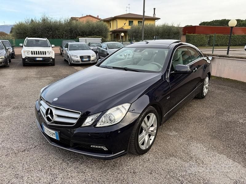 Usata Mercedes E220 Avantgarde 170 CV (125 kW) 2010 Blu Coupé