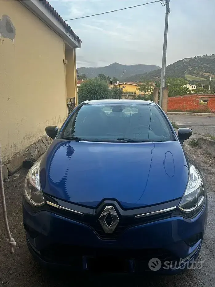 Second-hand Renault Clio IV 90 CP (66 kW) 2018 Albastru Hatchback