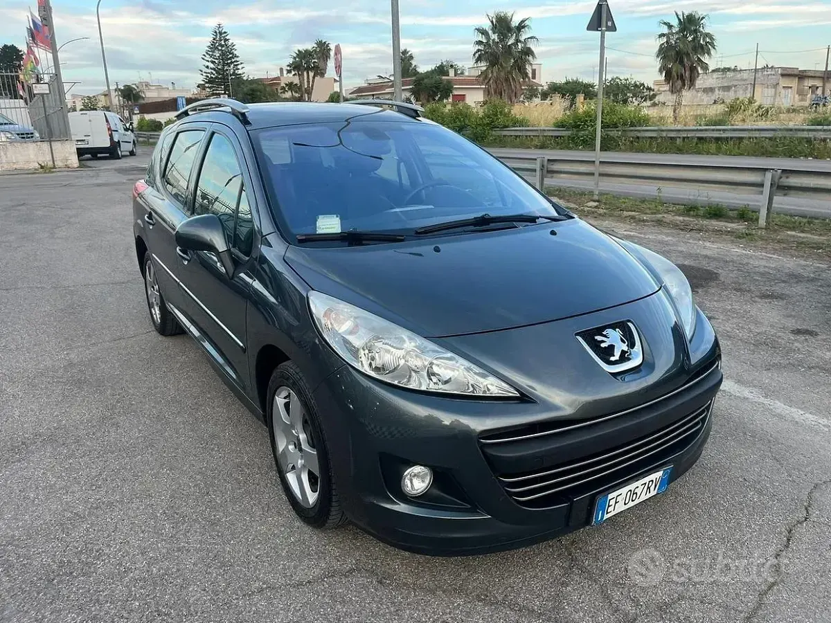Käytetty Peugeot 207 92 HP (67 kW) 2010 Harmaa Farmari