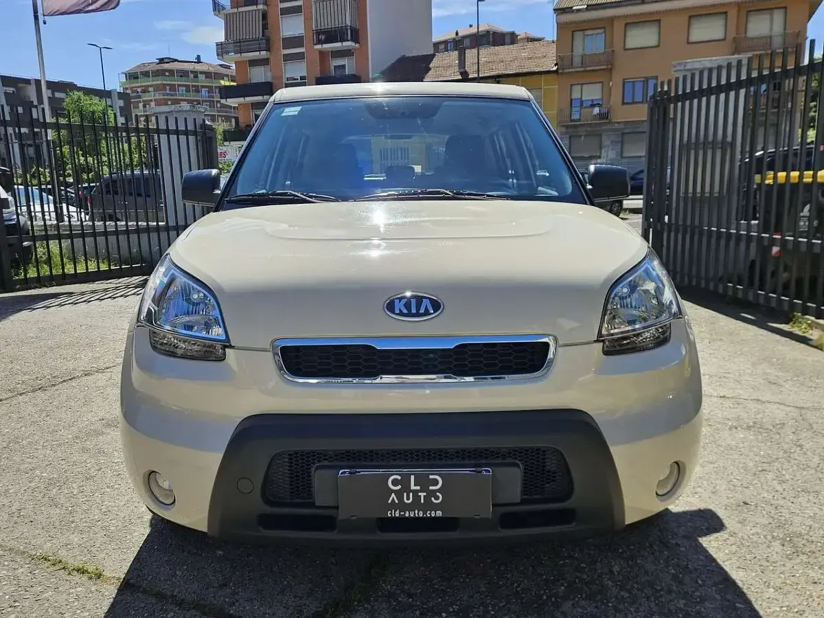 Usata Kia Soul 125 CV (91 kW) 2011 Beige SUV