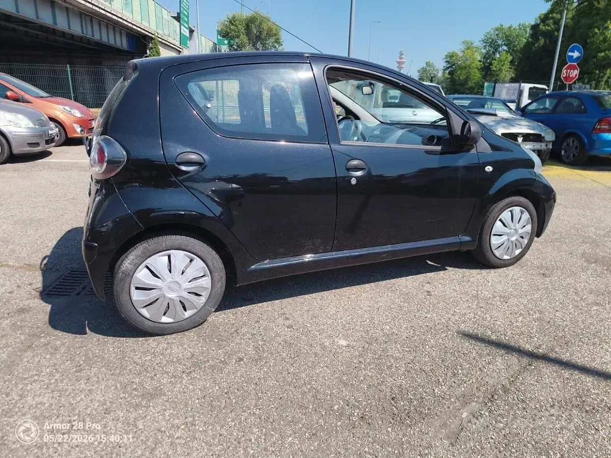 Usata Toyota Aygo 68 CV (50 kW) 2009 Nero Utilitaria