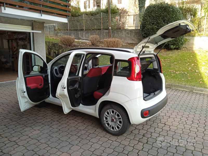 Usato 2014 Fiat Panda 0.9 Benzin 86 CV (9.999 €)