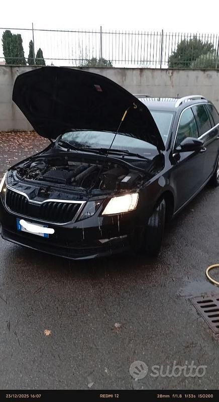 Usata Skoda Octavia G-TEC 110 CV (80 kW) 2017 Nero Station wagon
