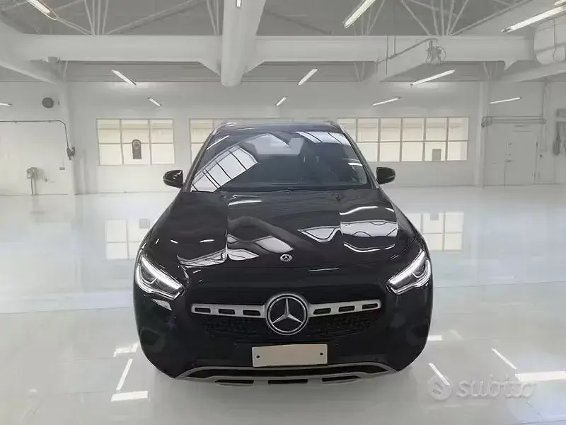 Usata Mercedes GLA180 Business 116 CV (85 kW) 2022 Nero SUV