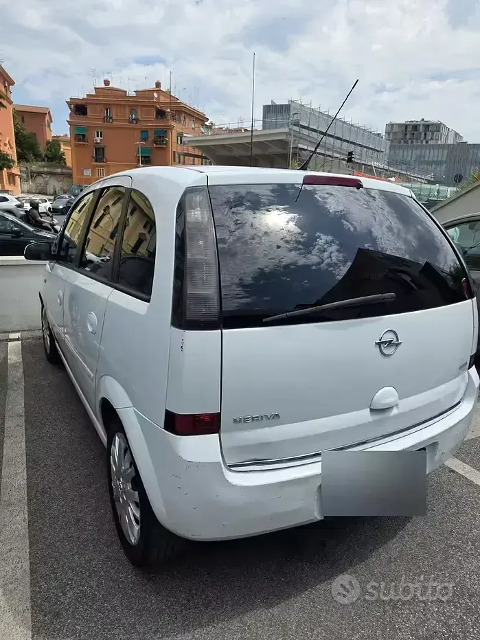 Usata Opel Meriva Club 90 CV (66 kW) 2009 Bianco Monovolume