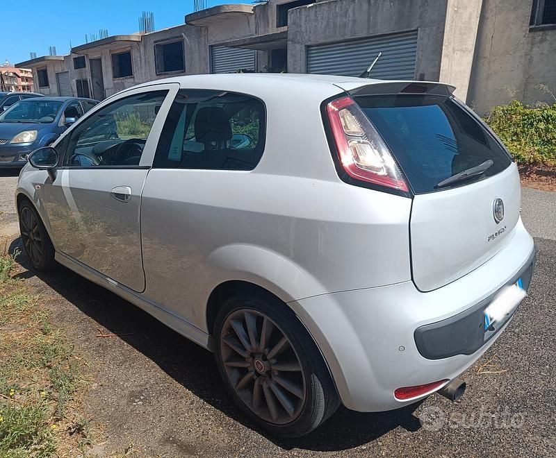 Usata Fiat Punto Evo 95 CV (69 kW) 2011 Bianco Utilitaria