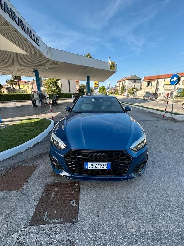 Usata Audi A5 Exclusive 190 CV (139 kW) 2023 Blu Coupé