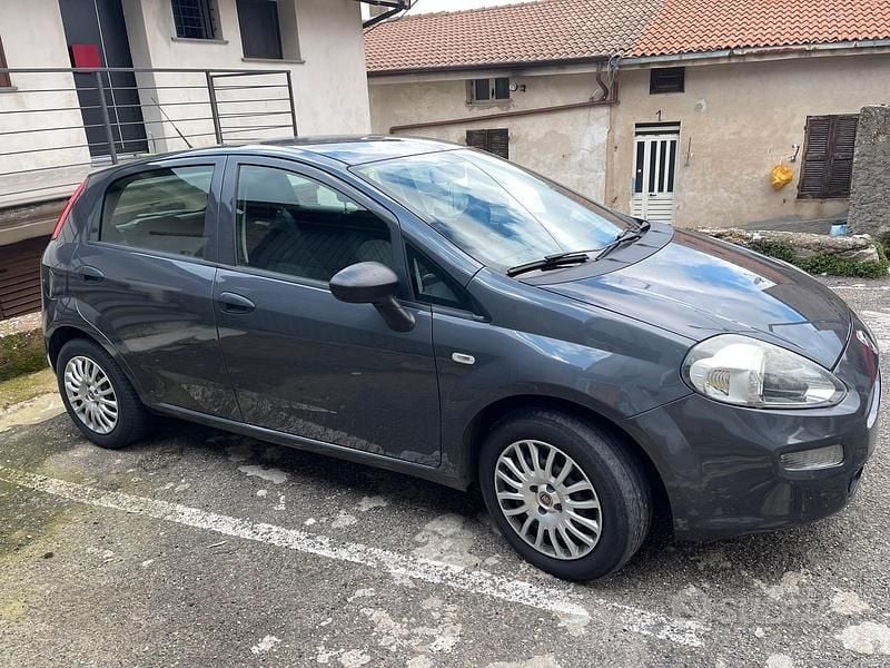 Usata Fiat Punto 69 CV (50 kW) 2017 Grigio Utilitaria