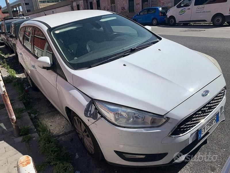 Usata Ford Focus Business Edition 120 CV (88 kW) 2015 Bianco Station wagon