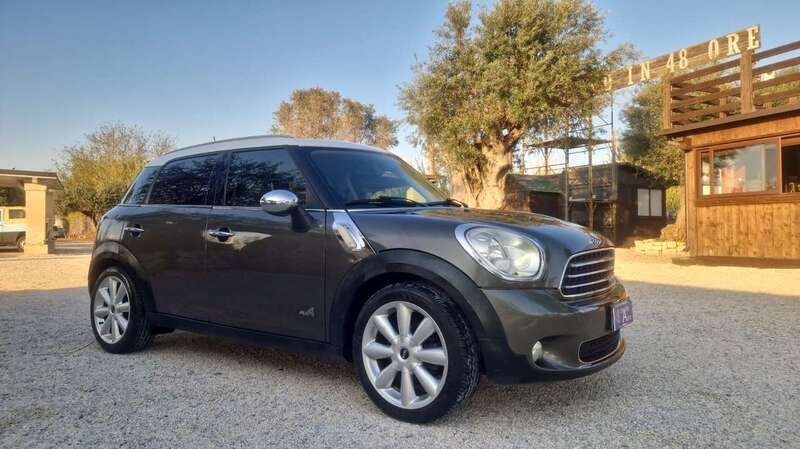 Argento Usata 2011 Mini Cooper D Countryman SUV | 6900 € (Molto cara) - Immagine 1/4