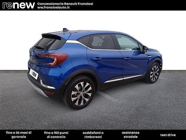 Usata Renault Captur Techno 100 CV (73 kW) 2023 Blu scuro SUV